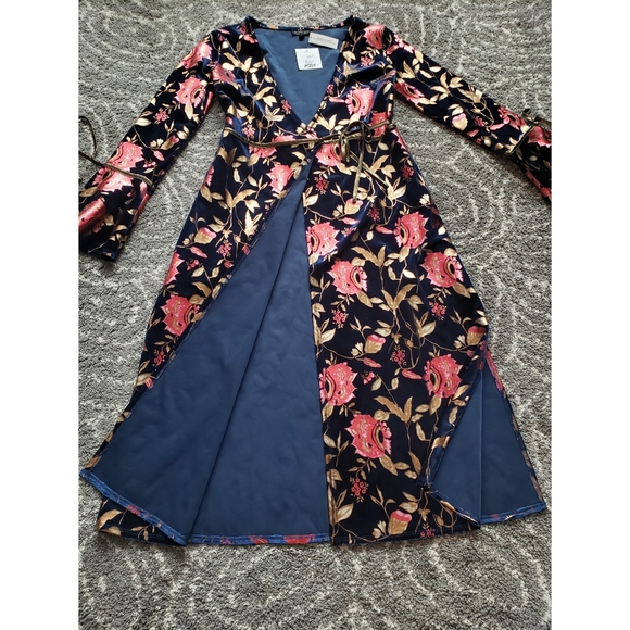 Topshop Foil Floral Plunge Wrap Dress Navy/Gold - Picture 8 of 10